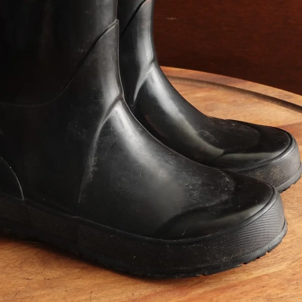 Bogs Rain Boots Youth Size 2 Black Waterproof Pull On Chore Outdoor Utility Flat